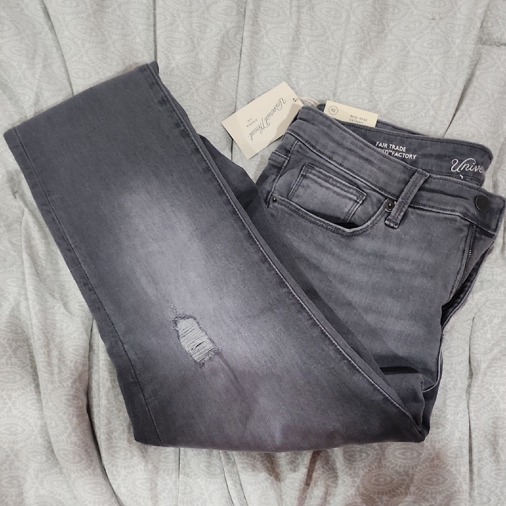 Universal Thread Women's Dark Gray Skinny Jeans